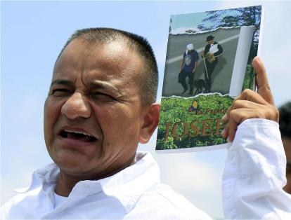 El exsargento de la policía José Libardo Forero, victima de secuestro, a su llegada a Cartagena junto con un grupo de víctimas que acudirán a la firma del acuerdo de paz.