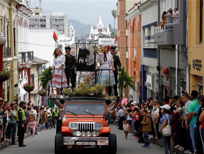 Se llevó a cabo el Desfile de Bienvenida de las 28 candidatas al Reinado Internacional de La Feria.