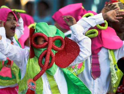 La marimonda es el disfraz tradicional del carnaval que simboliza al hombre barranquillero 'mamador de gallo'.