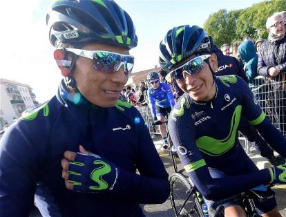 Nairo compartiendo con sus compañeros de equipo antes del inicio de la última etapa de la Vuelta a la Comunidad Valenciana.
