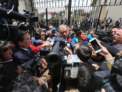 Tras el encuentro del uribismo, Ordóñez aseguró que los representantes del 'No' no irán a La Habana, "eso le corresponde es al Gobierno".