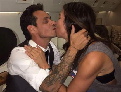 El 'efecto beso' también contagió a mujeres en el avión.