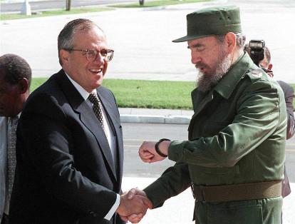 Fidel con el entonces presidente de Colombia, Ernesto Samper, en la ciudad de La Habana (1998).