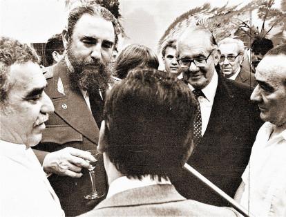 De izquierda a derecha, García Márquez, Fidel Castro, Alfonso López Michelsen y Yamid Amat.