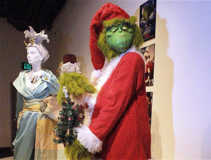 7. Theodor Geisel. El escritor, conocido como 'Dr. Seuss', autor del libro '¡Cómo el Grinch robó la Navidad!' logró generar 20 millones de dólares.