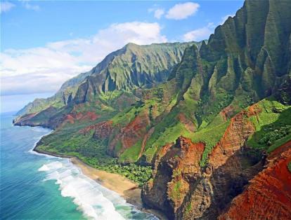 9. Kauai, Hawái. 'Isla jardín', como se le conoce, tiene playas de agua cristalina y jardines.