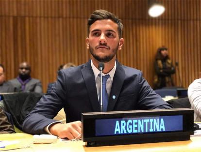 El argentino Pedro Robledo tiene 25 años y ejerce como subsecretario nacional de Juventud. Ha dicho que cuando la constitución se lo permita, a los 35 años, será candidato a la presidencia.