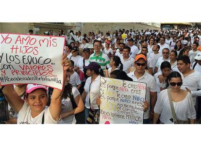 Encabezada por la diputada Ángela Hernández, la marcha en Bucaramanga reunió a cerca de 25.000 personas.
