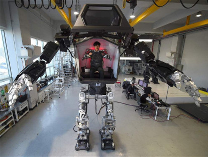 El exoesqueleto robótico se llama Method-2 y cuenta con un espacio con un silla en el centro para que un operador pueda mover sus extremidades.