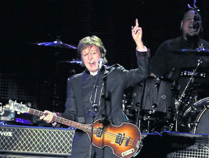 Paul McCartney, que actualmente tiene 74 años, a la edad de 61 tuvo a su hija Beatrice Milly McCartney. El cantautor tiene otros cuatro hijos con su esposa fallecida Linda McCartney.