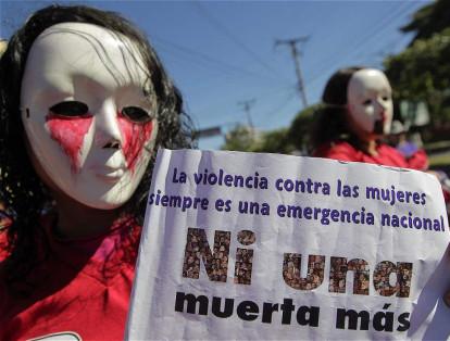 #NiUnaMenos #NiUnaMás es una campaña que busca erradicar la violencia contra las mujeres y rechazar  cualquier tipo de agresión.