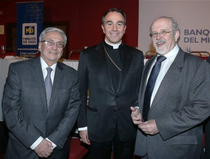 El rector Uniminuto Leonidas López, el nuncio apostólico Ettore Balestrero y el rector de la Universidad de Castilla-La Mancha Luis Arroyo Zapatero.