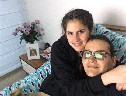 El 8 de octubre publicó una fotografía en compañía de su novio, Diego Pulecio. "Ya en casa; miles de llamadas y lindos mensajes; no puedo estar más consentida", dijo.