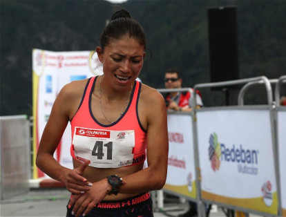 Liliana Moreno, ganadora de la prueba, después de cruzar la meta.