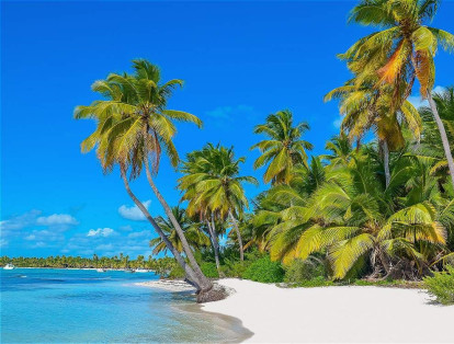 Isla Mauricio, en el suroeste del océano Índico, llama la atención por sus aguas de color turquesa y su variada vegetación. Además se pueden realizar dactividades como senderismo y buceo.