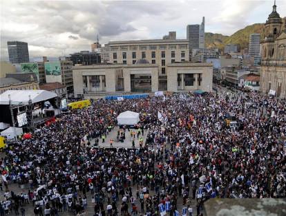 La firma del Acuerdo de Paz vista desde la Plaza de Bolívar, en Bogotá.