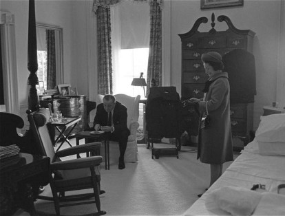 Lyndon B. Johnson y Lady Bird Johnson en momentos previos a la investidura en Washington, enero de 1965.