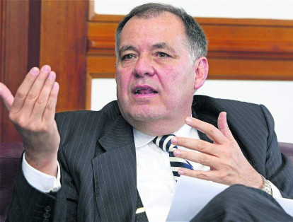 Alejandro Ordóñez es un abogado bumangués de 59 años.
