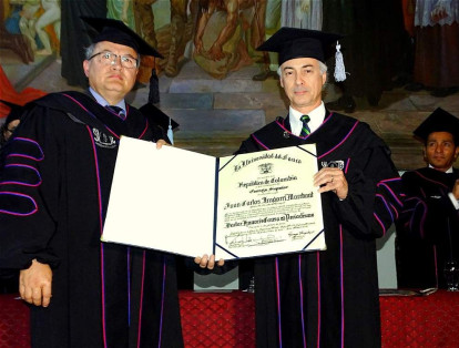 El rector de la Universidad del Cauca, Juan Diego Castrillón, y Juan Carlos Iragorri.