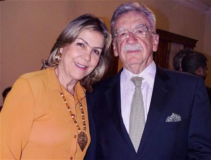 Virginia Angulo y Guillermo Alberto González Mosquera.