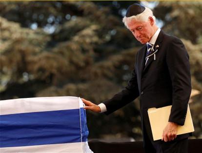 El expresidente de EE. UU., Bill Clinton dijo que sus detractores  -de Shimon Peres- le reprocharon seguido ser un soñador ingenuo y 'exageradamente optimista'. Reuters