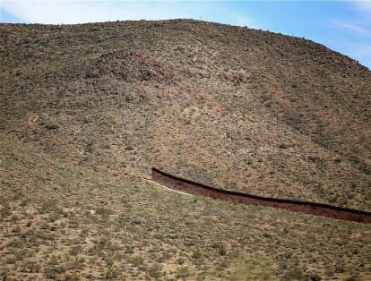 Si bien la intención del presidente electo de EE. UU., Donald Trump, de construir un muro en la frontera de su país con México ha causado polémica en zonas de California y Arizona este ya existe.