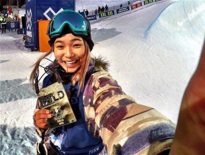 Chloe Kim, de 16 años, practica snowboard y ha sido la única persona menor de 16 años en ganar tres medallas de oro en los X-Games.