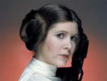 Carrie Fisher cautivó por primera vez a los fanáticos de 'Star Wars' con su papel de la Princesa Leia en 1977.