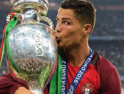 Cuando el Portugal ganó la Eurocopa, en junio del 2016, Cristiano Ronaldo compartió una fotografía junto a la copa y tuvo más de 3.6 millones de 'me gusta'.