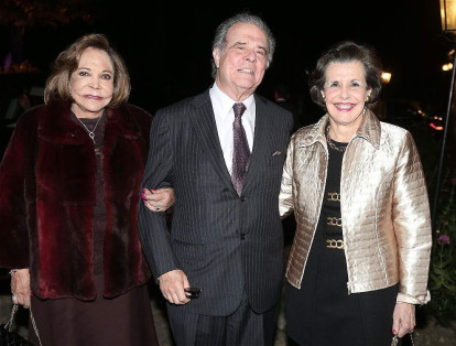 Gladys de Jaramillo, Jorge Lara y Rosario López.