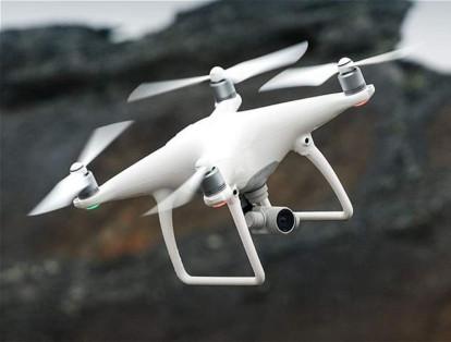¿Busca regalar un dron? En el mercado hay varias opciones que van desde 1'000.000 hasta 5'000.000 de pesos. Una buena opción este este DJI Phantom 4.