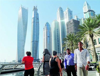 El séptimo lugar lo ocupa Dubái. Esta ciudad tiene los rascacielos más altos del mundo. Uno de los imperdibles es el Burj Khalifa, el edificio más alto por ahora.