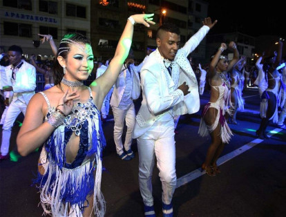 El Salsódromo, que contó con la participación de bailarines de una veintena de escuelas de salsa de la ciudad, demostró por qué la capital del Valle del Cauca es la capital mundial de la salsa.