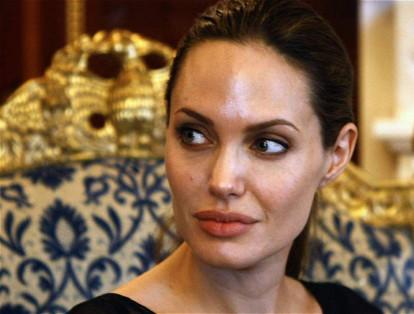 La actriz Angelina Jolie optó por extirparse ambas mamas por su propensión a esta enfermedad.