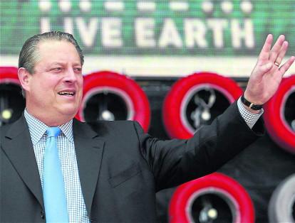 Al Gore, vicepresidente de EE. UU. en la era Bill Clinton, ganó el Nobel de paz por su activismo ecológico en 2007. Sus críticos decían que en sus actividades, la paz no es ni clara ni manifiesta.