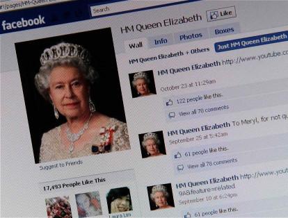La reina Isabel II tiene una cuenta en Facebook desde el 8 de noviembre del 2010.