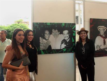 En la Plazoleta Jairo Varela, se realizó el homenaje al Joe Arroyo con la presencia de sus dos hijas, Eikon y Nayalibe.
