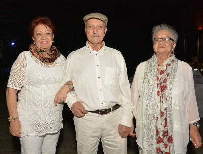 Meri Noreña, Gregorio Álzate y Romelia Álzate.