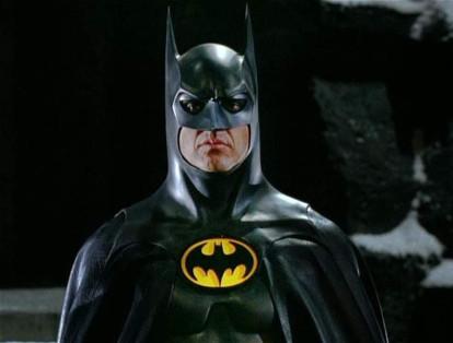 El estreno de Batman Returns fue en 1992, película en la que repite Keaton como el héroe, pero esta vez los villanos son El Pingüino  (Danny DeVito) y Catwoman (Michelle Pfeiffer).
