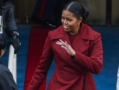 Michelle, en su despedida de la Casa Blanca, hizo su última apuesta de moda y optó por un estilo sencillo y llevando el cabello recogido.