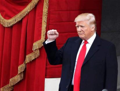 Por su parte, el presidente Donald Trump usó una corbata roja por su partido político: Republicano.