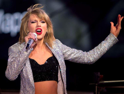 Taylor Swift lidera la lista con 170 millones de dólares que gana gracias a canciones como 'Out of The Woods' y a los contratos publicitarios que tiene con distintas marcas.