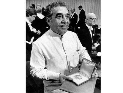 El primer Nobel colombiano llegó en 1982 con Gabriel García Márquez y su realismo mágico. Su obra mayor, Cien años de soledad, le permitió llevarse la distinción en ámbito de Literatura.