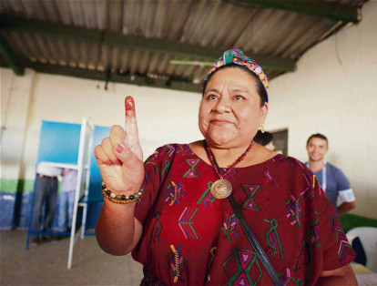 Rigoberta Mechú Tum, de Guatemala, recibió el Premio Nobel de la Paz en 1992 por su lucha en pro del respeto hacia las comunidades indígenas.