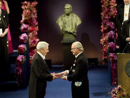 El escritor peruano Maria Vargas Llosa había sido, hasta ahora, el último latinoamericano en obtener el Nobel, en su caso, el de Literatura en 2010.
