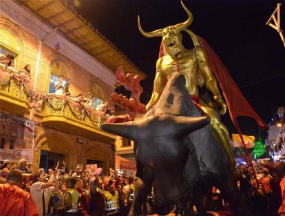 Del 6 al 11 de enero tiene lugar el Carnaval del Diablo de Riosucio, en el departamento de Caldas. La celebración es la integración de la cultura indígena, negra y blanca.