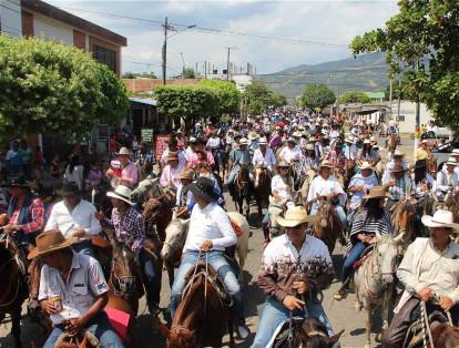 Del 20 al 24 de enero tiene lugar el Festival y Reinado Nacional del Arroz. Este se celebra en Aguazul, Casanare, capital arrocera del oriente del país. La cabalgata y el desfile son imperdibles.