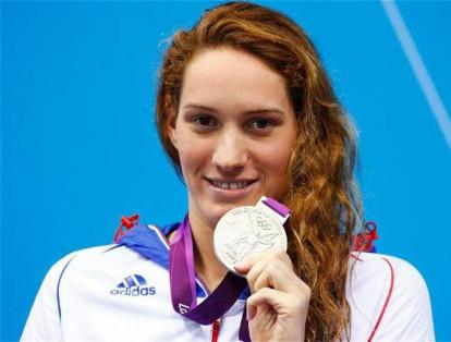 La nadadora Camille Muffat, francesa de 25 años, ganó el oro en la categoría de 400 metros estilo libre en Londres 2012. Falleció en un accidente de helicóptero en Argentina en 2015.