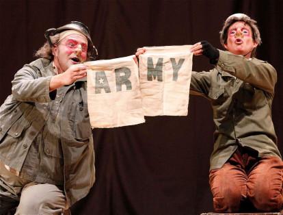 El domingo y este lunes, la obra que se presenta en el Teatro Fundadores es 'Le destin tragicomique de Tubby et Nottubby' (El destino tragicómico de Tubby y Nottubby).