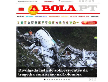 A Bola, de Portugal, le da prioridad a la lista de muertos y de sobrevivientes del accidente aéreo.